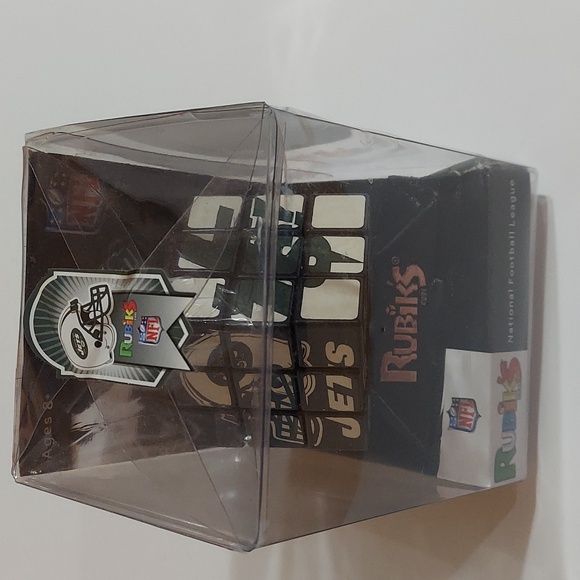 Rubiks cube jets national football league. New and sealed ,rare. With jet lanard - Picture 2 of 6